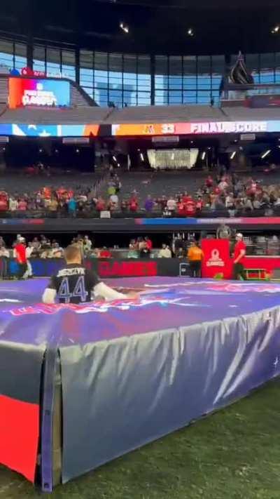 [Highlight] George Kittle commits friendly fire on Kyle Juszczyk