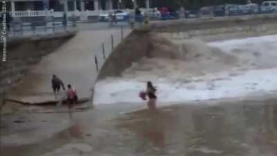 Dancing with the tide