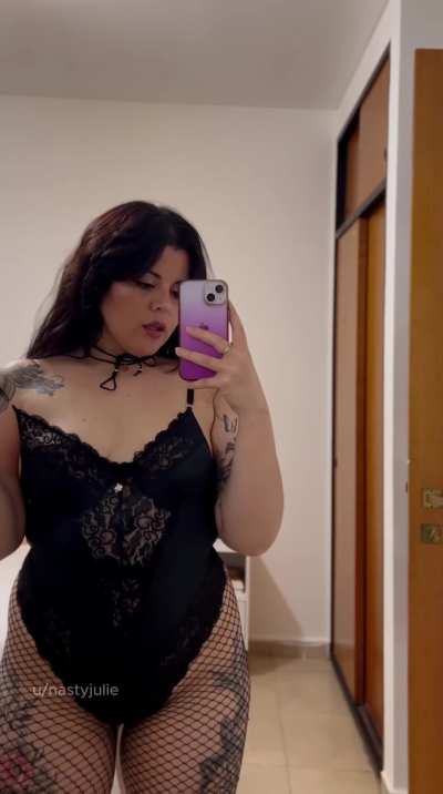 Let's get naughty before bed tonight .. I don't care if you love her 