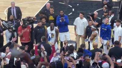 [Highlight] Draymond Green riles up the Sacramento crowd while they review him stomping on Sabonis