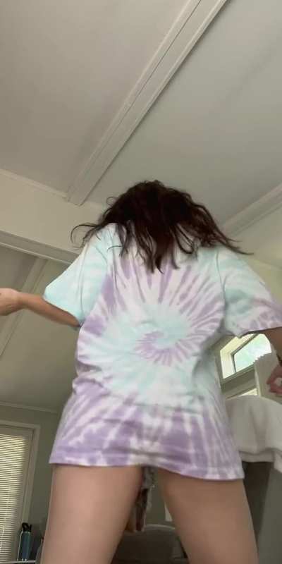 From a guy's perspective, what feels better: ass or pussy? :)