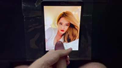 I love to cum on Kimi (Plushys)