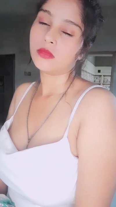 Anyone have her nudes ?