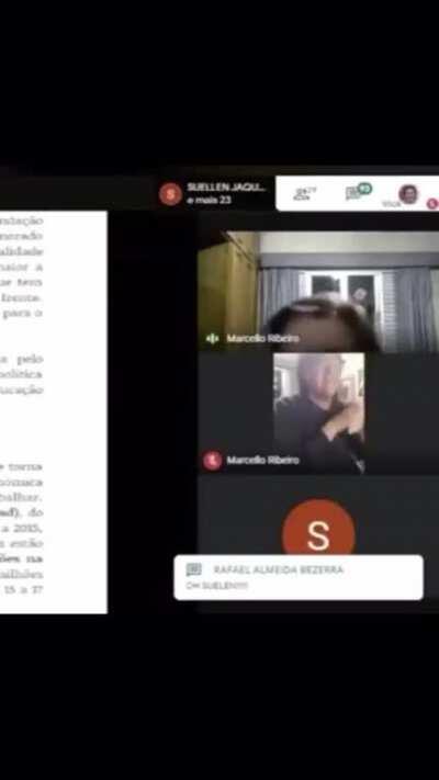 rolochi disse q queria aulas on-line ou meme sla, tem esse vídeo q viralizou no twitter esses dias ,-,