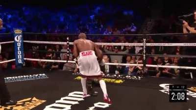 Yordenis '54 Milagros' Ugas TKO's 'The New' Ray Robinson.