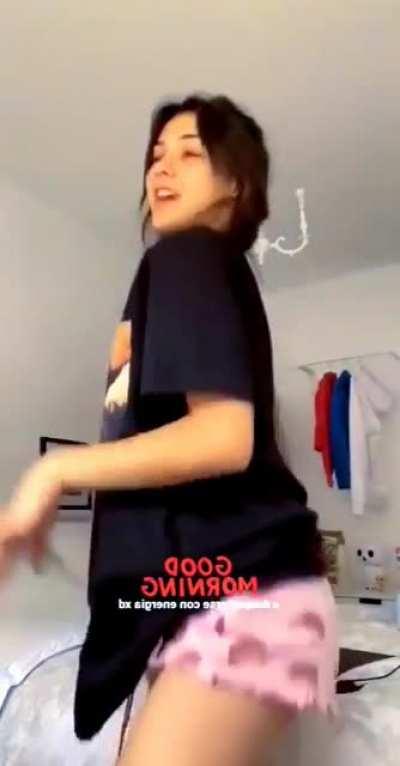 Se le ve un poquito...🙊🤤