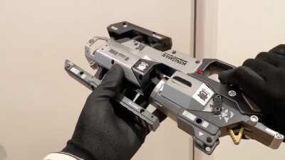 Wingman revolver prototype [cosplay]