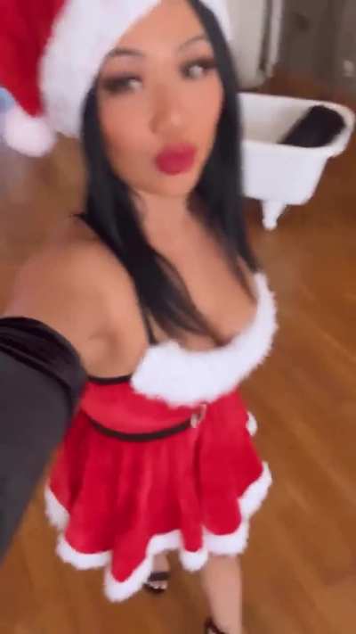 Sue Le (IG: barbellemami_the_ifbbpro)