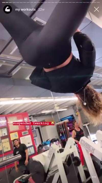 Twerking from her story 🥵