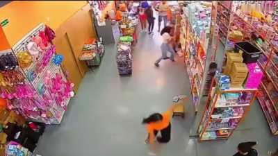 Cellphone battery explodes in woman's back pocket