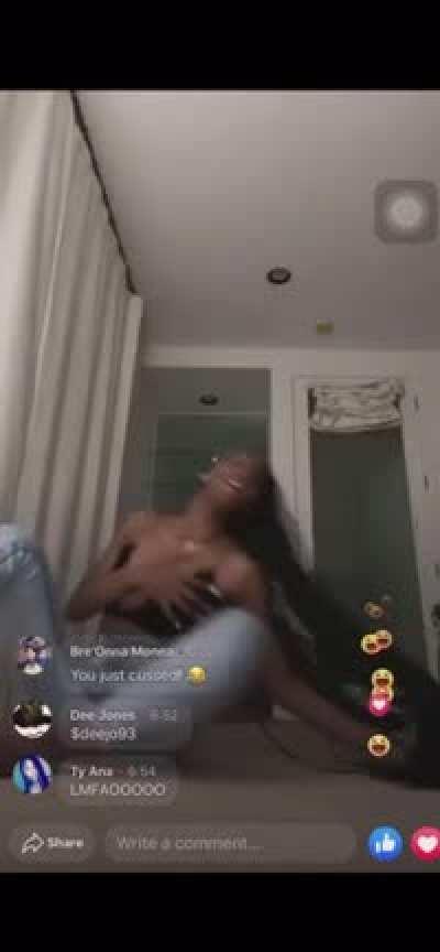 kayla nicole let her titty pop out