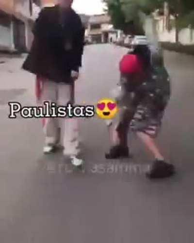 Guarda chuva no bailekkkkkkkkkkkkkk