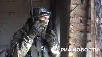 RU POV: A report about the storming of a clothing factory in Bakhmut by PMC Wagner fighters.