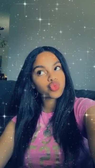 Lips to suck dick 👅