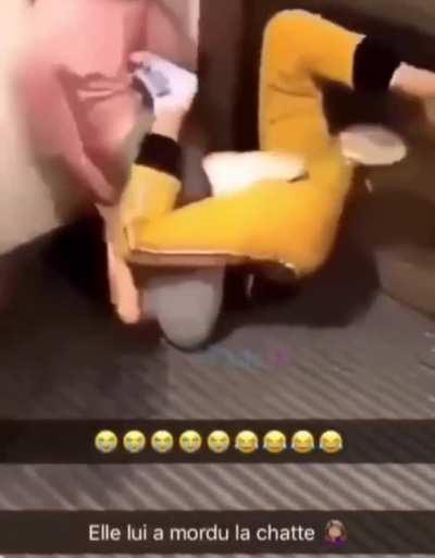 Did she just bite her pussy? Lollll