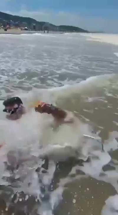 Be careful when going to the Brazilian beach