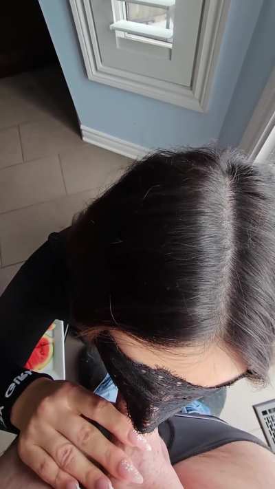 I like keeping my throat busy