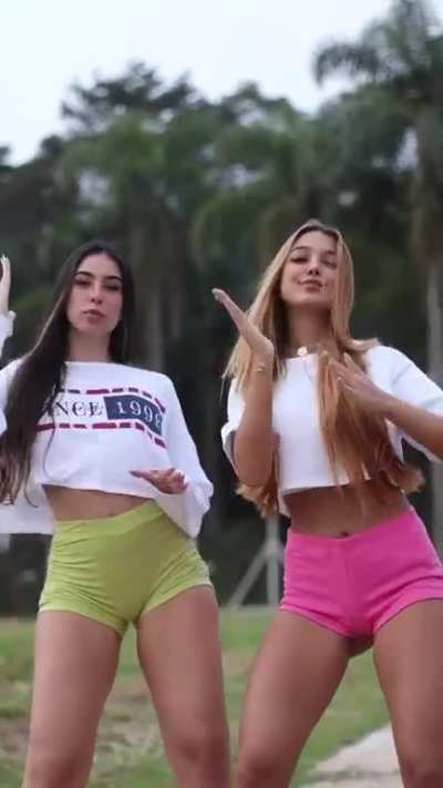 Left or right ? 🤤🔥🍑