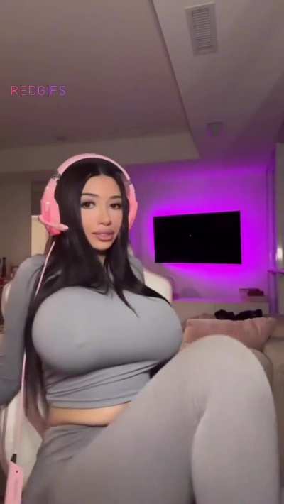 Average healslut in...what game? I let you inform the community what game hast the best ones!!