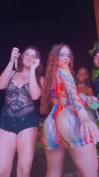 Quanto mais curtidas tiver, mais eu vou postar ☺️