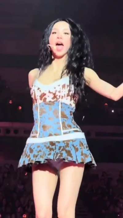 Chaeyoung wavy hair 🔥