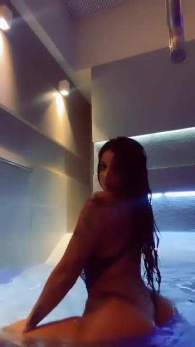 Stephanie Silveira @stephaniesilveiira