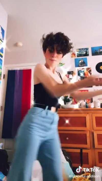 Y’all were asking for the video with the nip slip so here it is