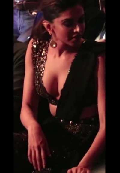 Deepika Padukone cleavage