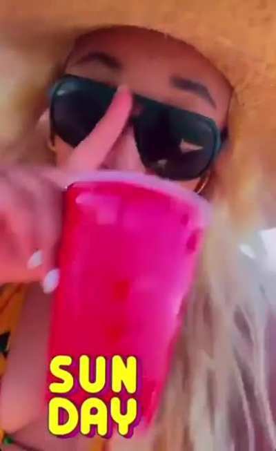 I wish she would use that 👅 for something other than that garbage ass music she keeps trying to put out🙄