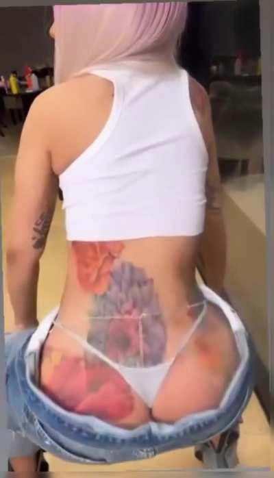 I juss know she rides tremendously well😭😩🥵(Slow-Mo)