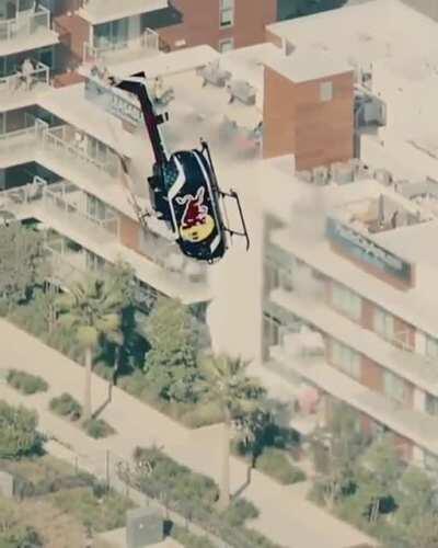 HMRB while they make this helicopter dance