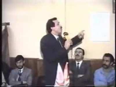 Sonunu izlemenizi tavsiye ederim. Çoğu yerde bulunmayan kliplerden, yıl bilinmiyor. (Cızırtı uyarısı)