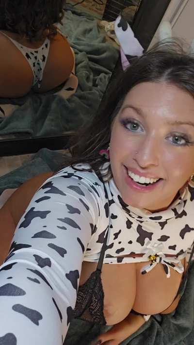 Would you brag about fucking me.. or hide me from your friends and family because I’m chubby