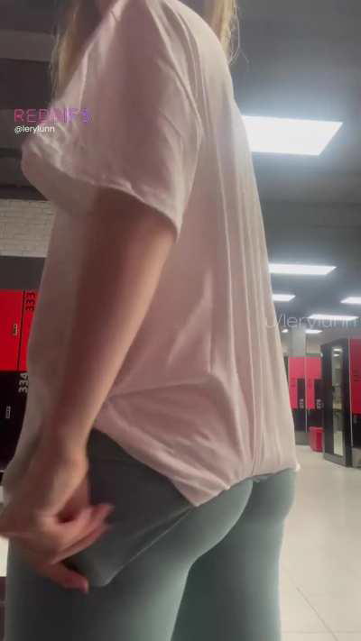 Sneaky peek of what my leggings hide