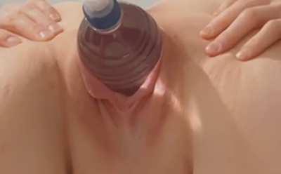 Such a beautiful looking gape, that bottle left behind 🕳️🥰