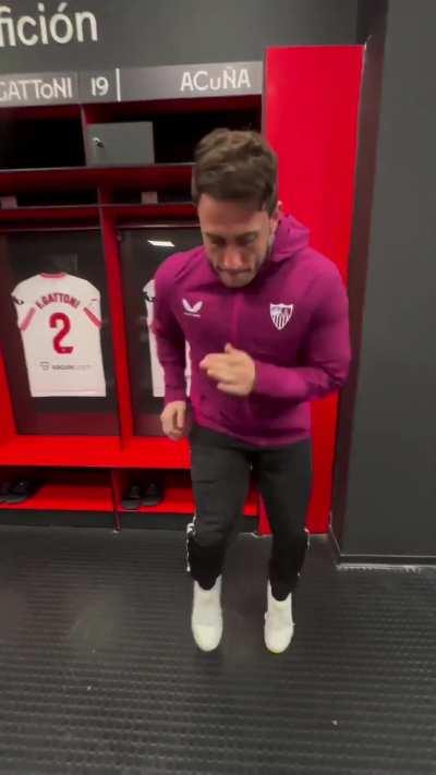 ella: mi streamer favorito es bananirou // yo en corto: