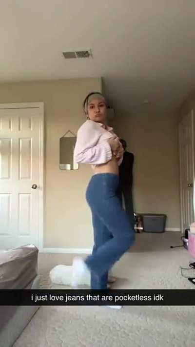 Ester grabbing her tits