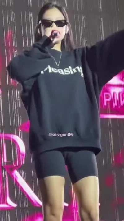 Jennie's cameltoe 🐫 💦