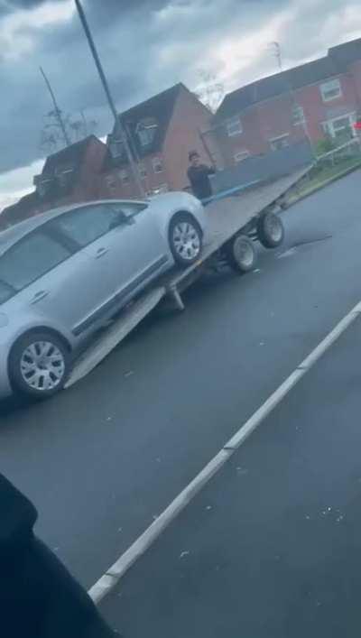 Loading a trailer with no clue.