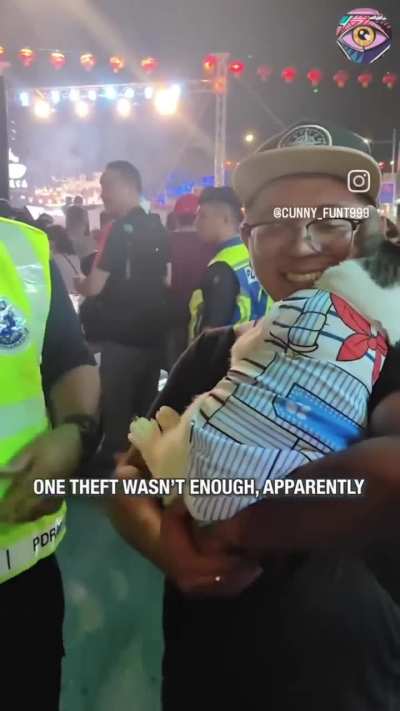 Kitty has lots of manners🥰