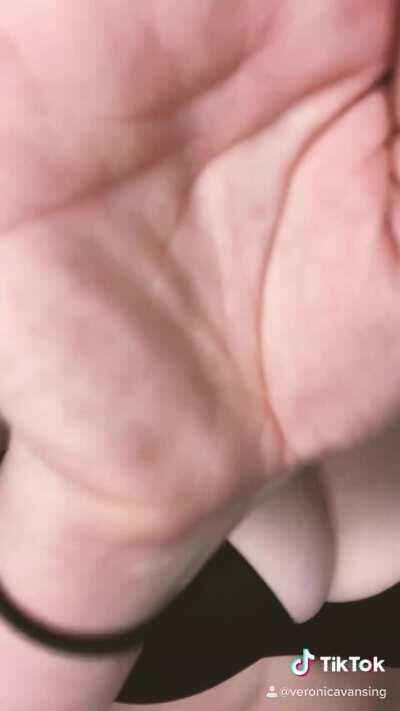 I’ve made it my mission to make every woman I meet feel confident enough to show her self like this AND feel sexy like I did for you in this video 😻