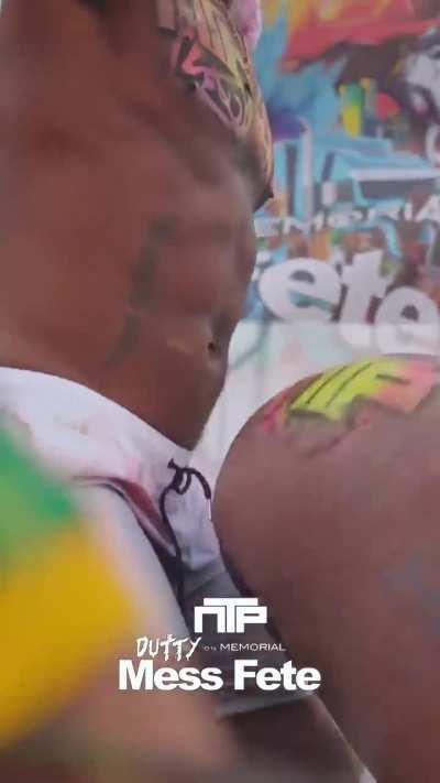 Tobago Folia - Elas preferem brincar de medico do que com a Barbie. Booty invasion in Carnival. 