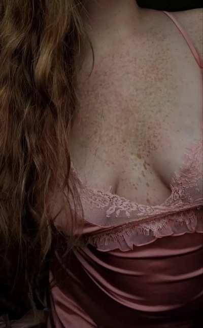 I love showing my tits to reddit strangers