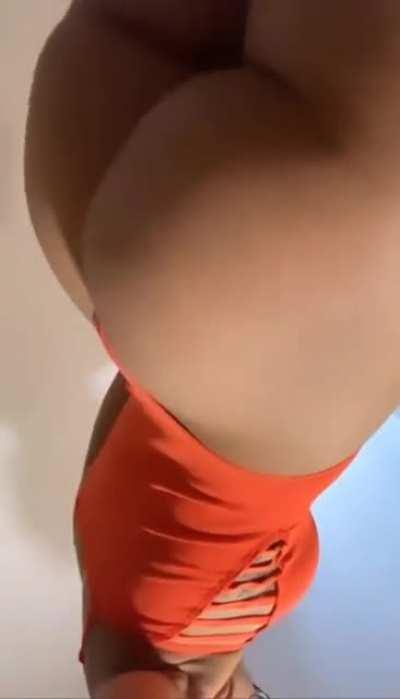 skinny thick redbone