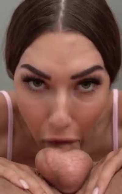 The eye contact 💦💦