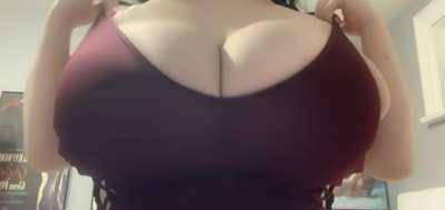 I have huge tits I can’t hide OC
