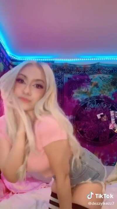 psychedelic walls & knee-high socks