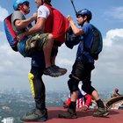 Man detaches from tandem parachute