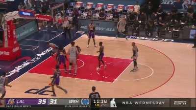 [Highlight] Chandler Hutchison with a ferocious slam as THT tries to avoid being posterized