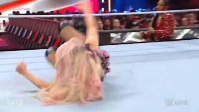 On WWE RAW: Alexa Bliss vs IYO SKY